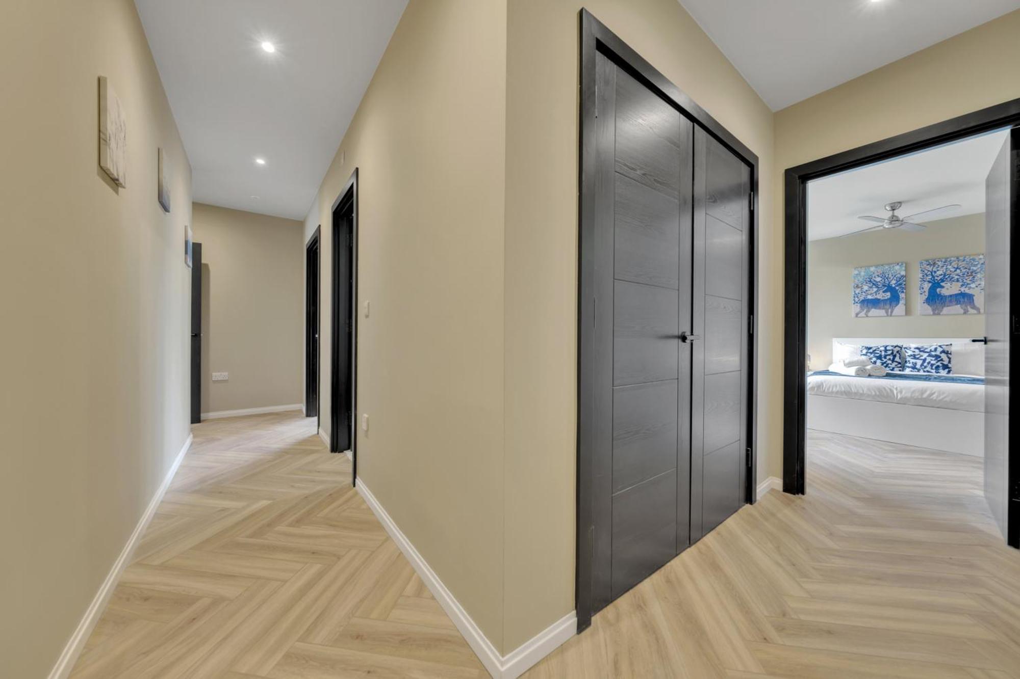 Oyo Fine B&B Hanwell المظهر الخارجي الصورة